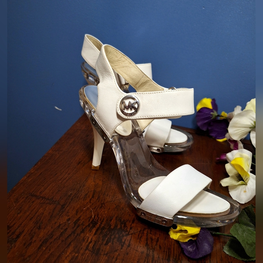 Michael Kors Lani Nude Sandals Sz 6M White Patent Leather MK Logo - Picture 5 of 9
